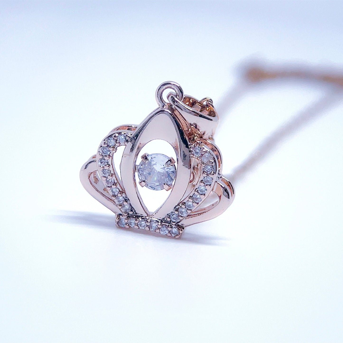 *Throbbing* Queen Crown Necklace