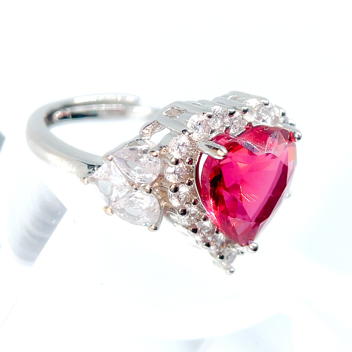 Brittania Ring