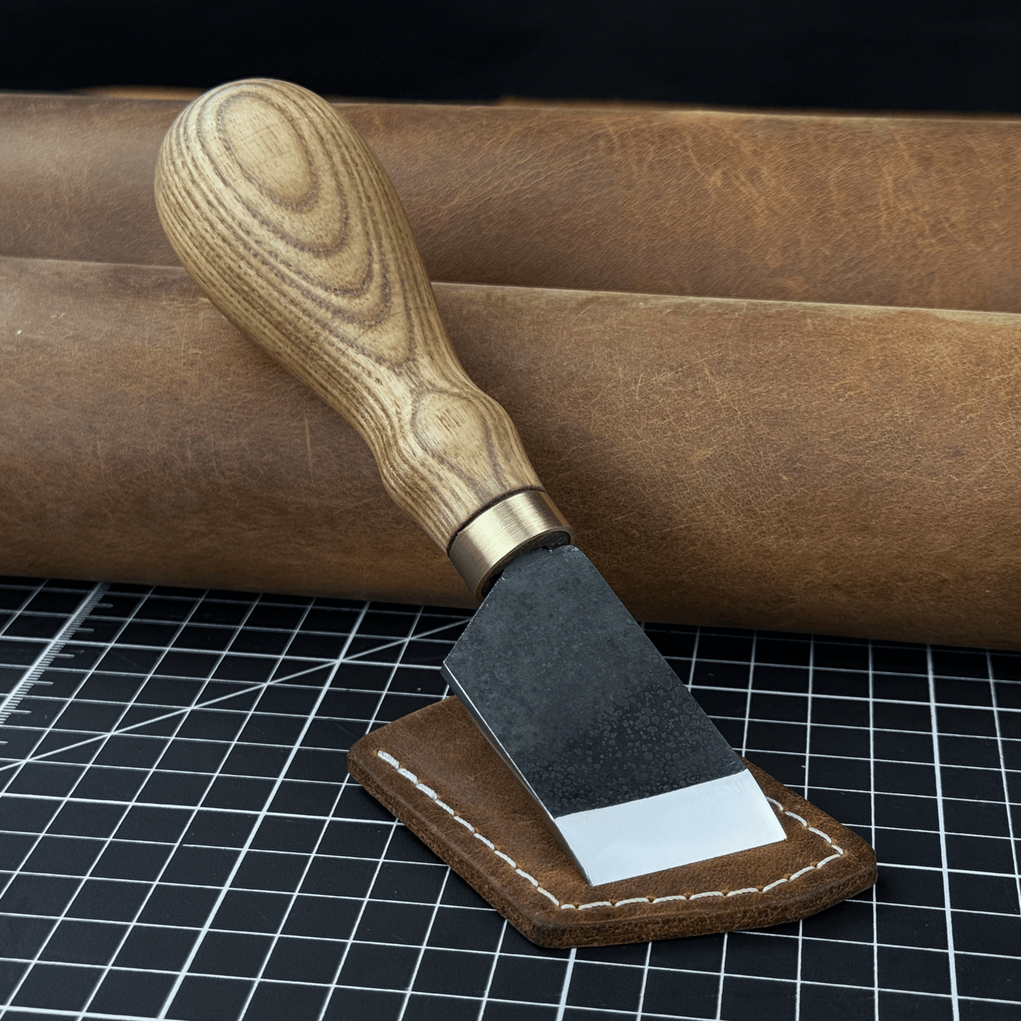 Angled Leather Skiving Knife, 3 cm (1.18 inches)