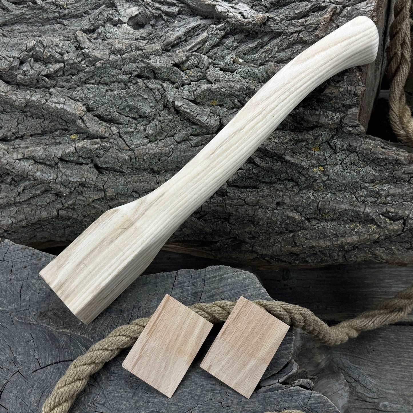 Ash Wood Axe Handle with Red Oak Wedges, 42 cm (16.54 in)