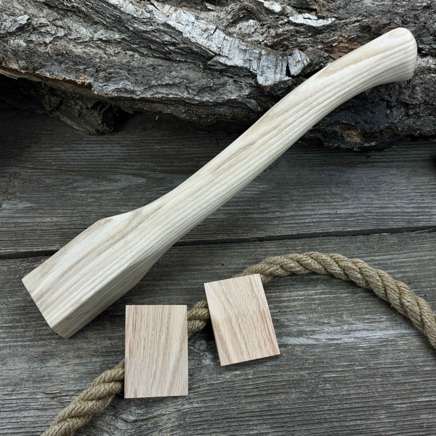 Ash Wood Axe Handle with Red Oak Wedges, 42 cm (16.54 in)