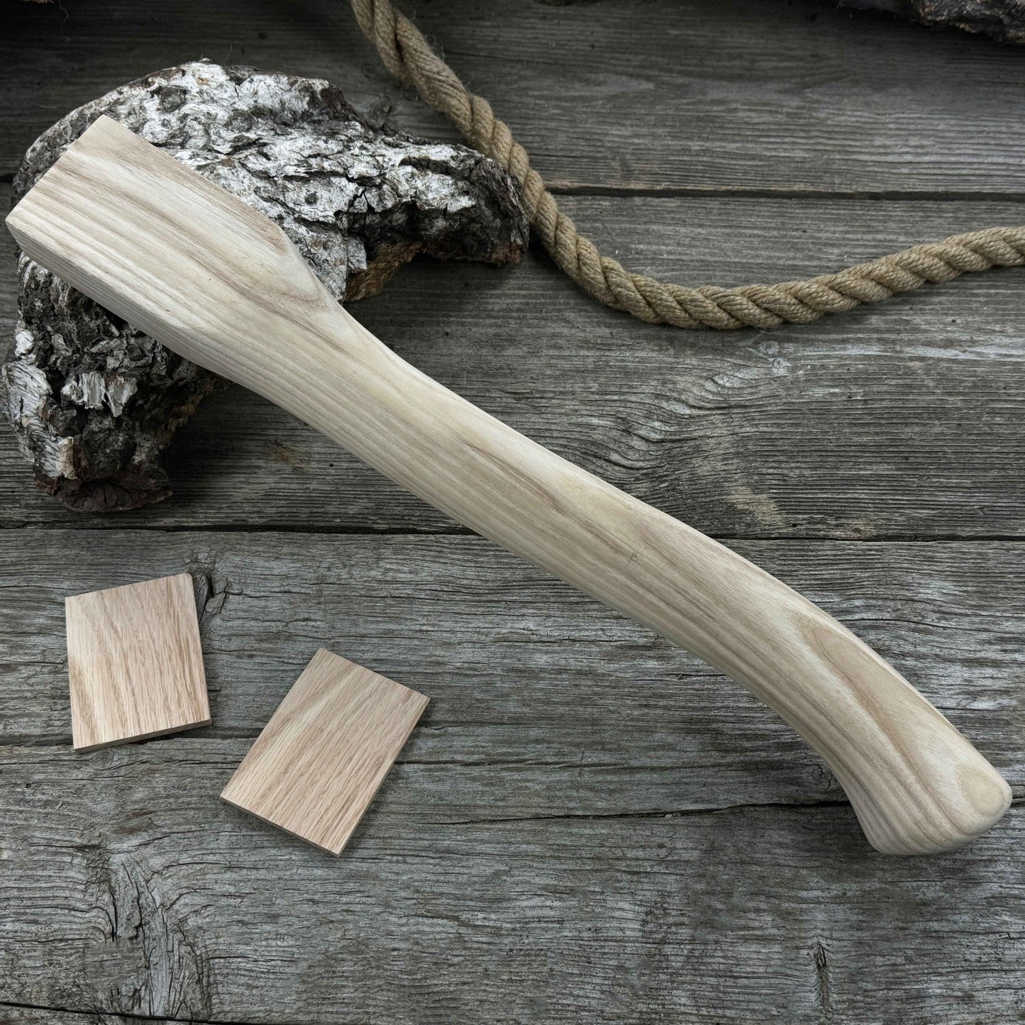 Ash Wood Axe Handle with Red Oak Wedges, 42 cm (16.54 in)