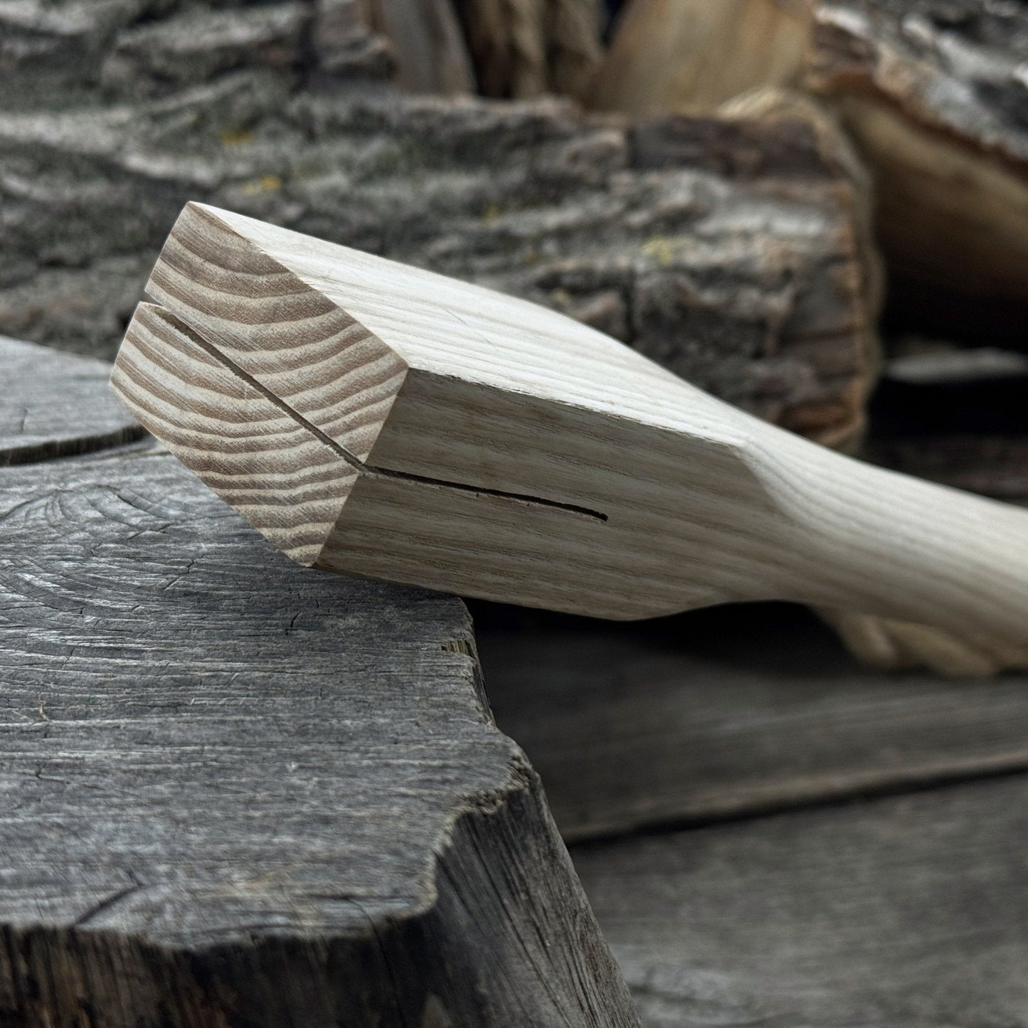 Ash Wood Axe Handle with Red Oak Wedges, 42 cm (16.54 in)