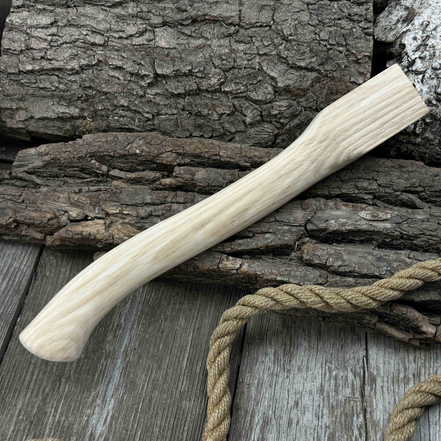 Ash Wood Axe Handle with Red Oak Wedges, 42 cm (16.54 in)