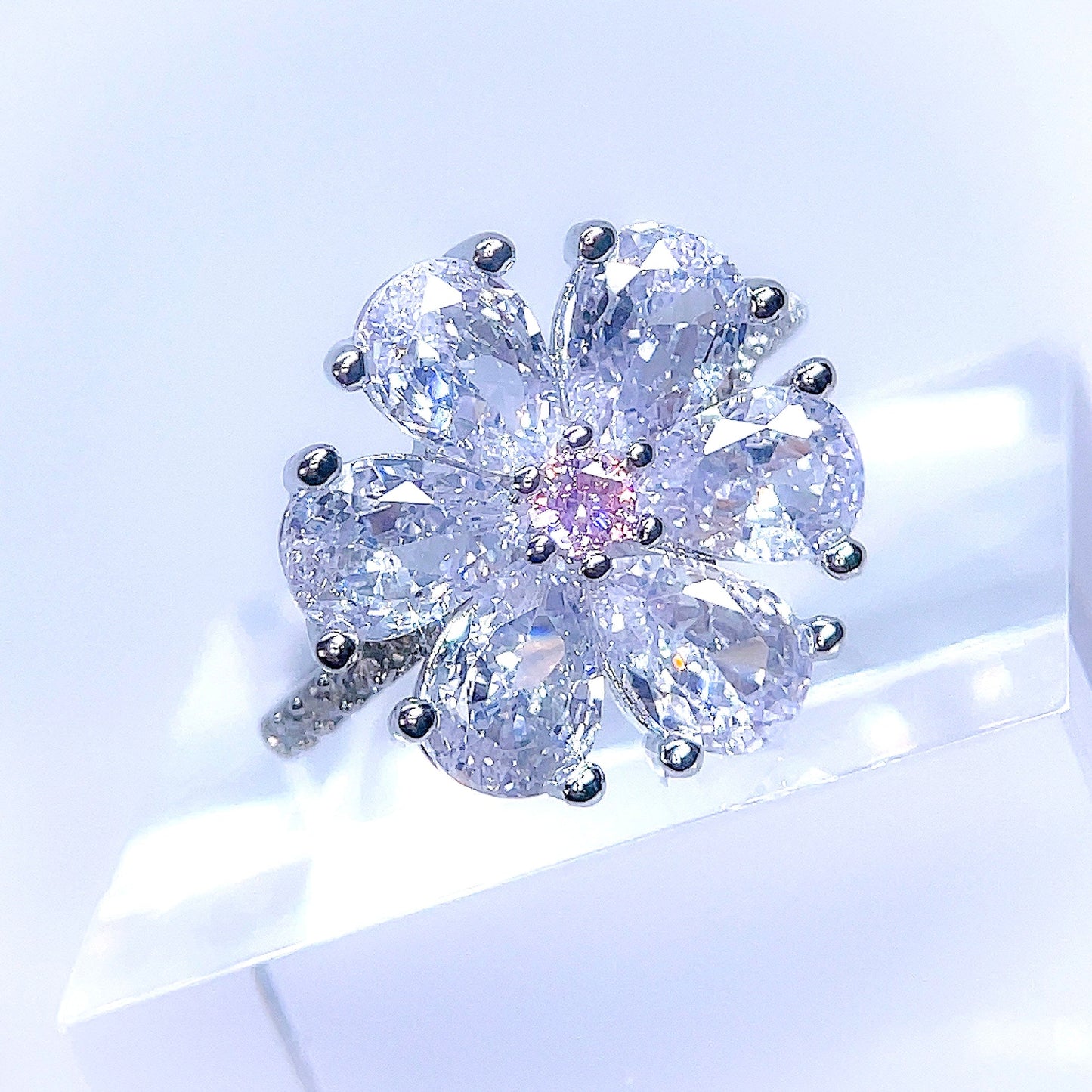 Mika - Crystal Flower Ring