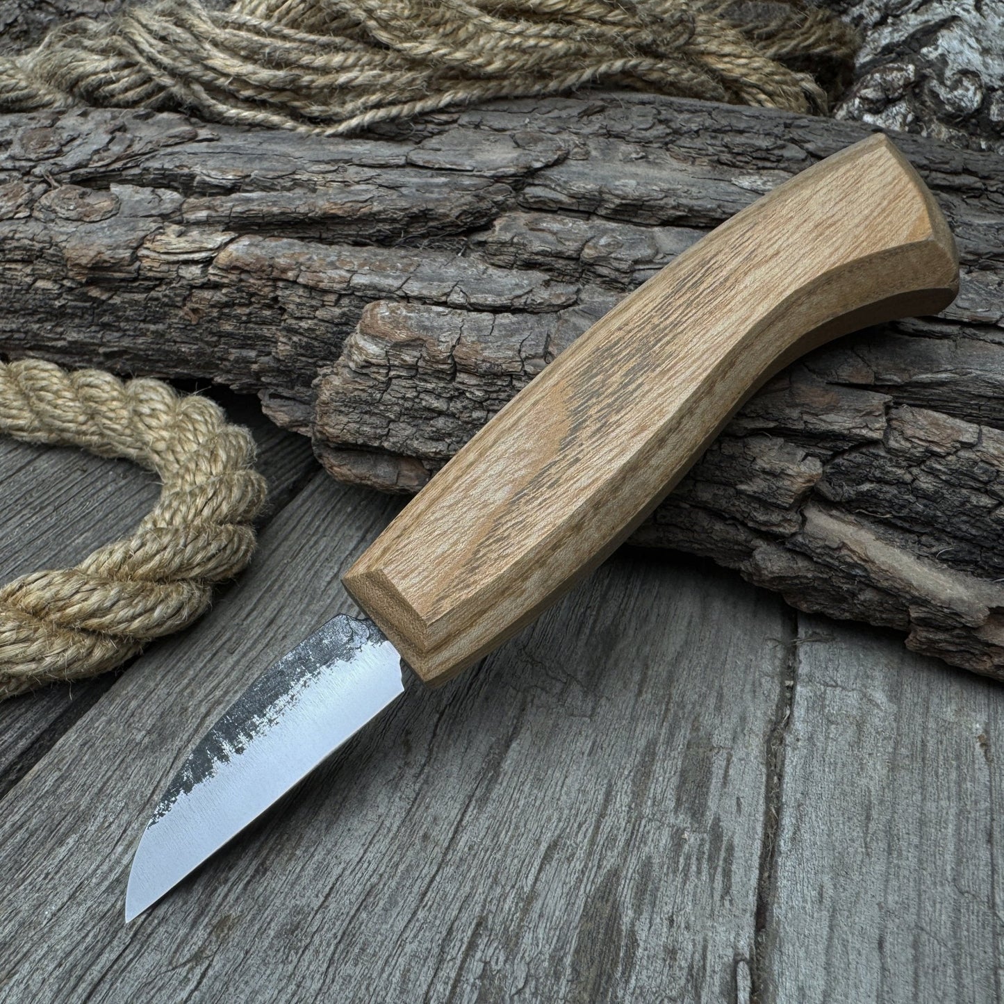 Detail Wood Carving Knife with Leather Sheath, Blade 5 cm (1.97 inches)