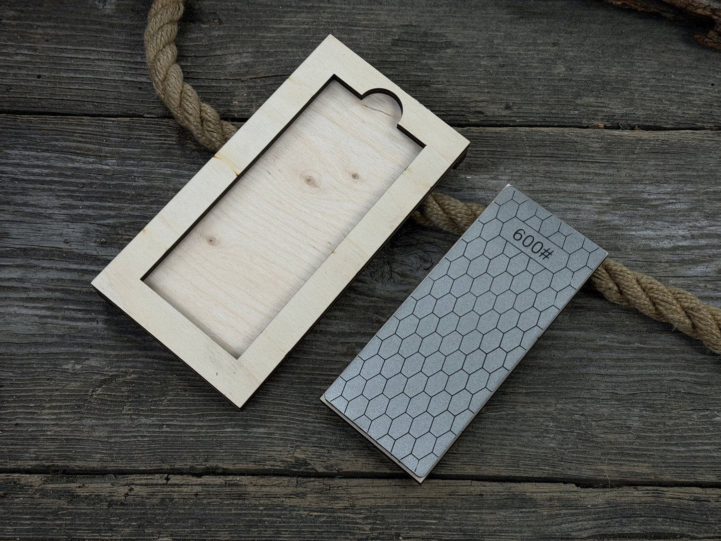 Diamond Sharpening Stone with Wooden Stand – 600 Grit for Knives & Tools