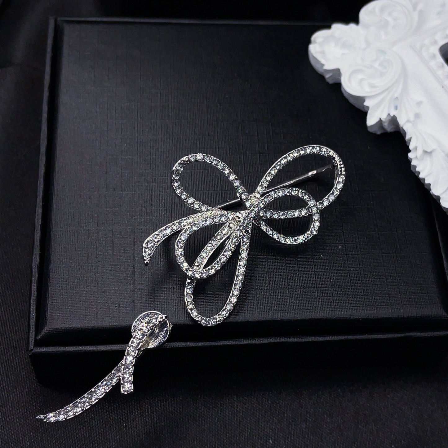 Asymmetrical Ribbon Ear Cuff Earring
