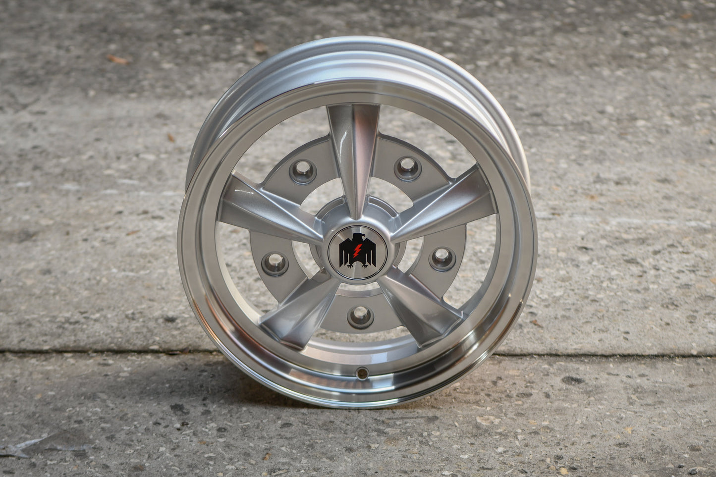 Hans | Gloss Silver Machined Lip